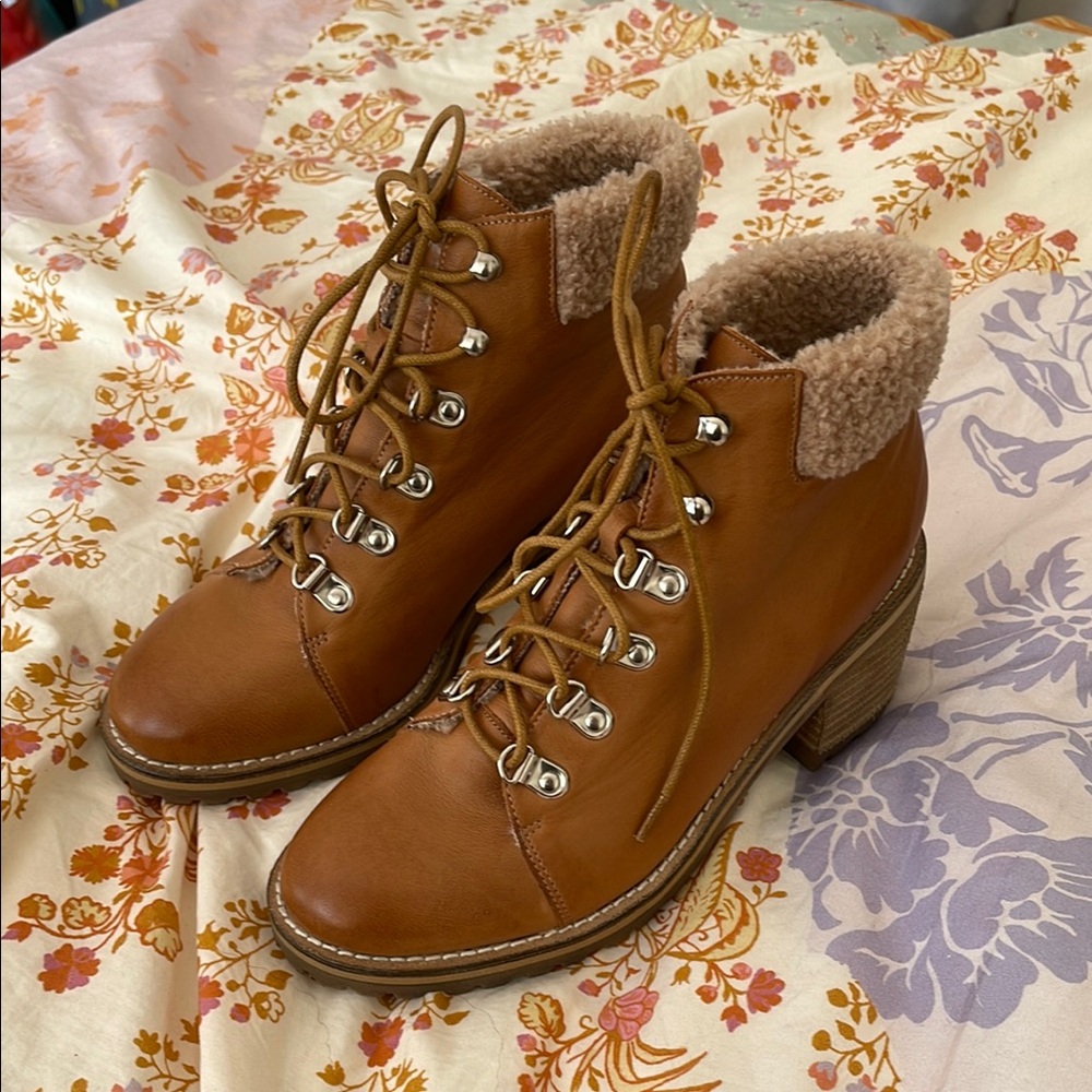 Women's Tan Lace-Up Ankle Boots (Silent D Brand F… - image 1
